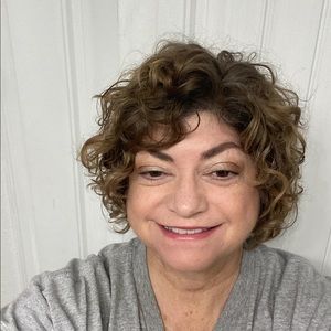 Meet your Posher, Carolyn